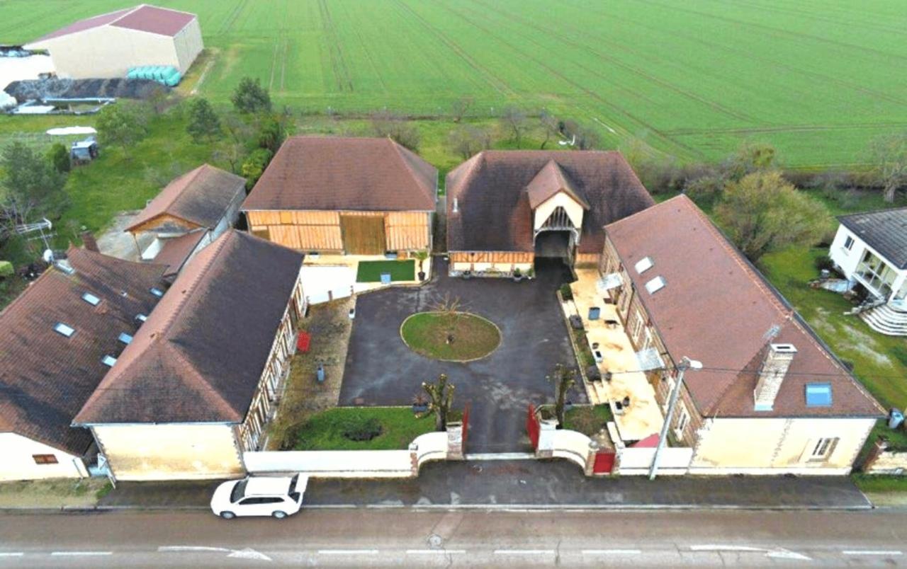 Maison Calme 14 Personnes, Piscine, Jardin Et Parking Bucheres Exterior photo